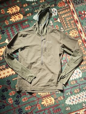 Patagonia Airshed Pro In Pine Needle Green